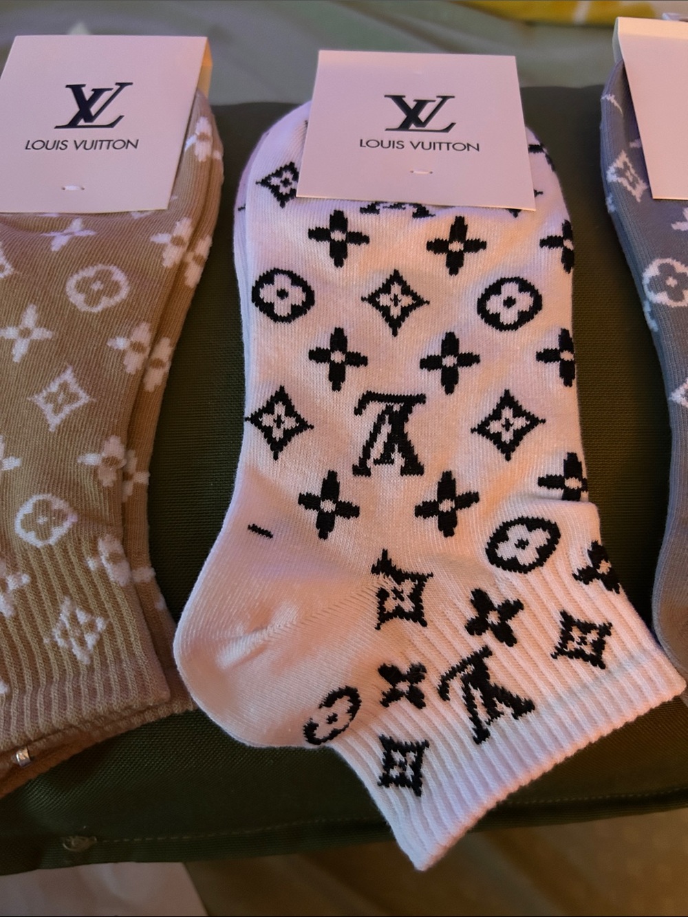 Louis Vuitton Monogram Ankle Socks - White, Tan, Gray - Picture 9 of 11